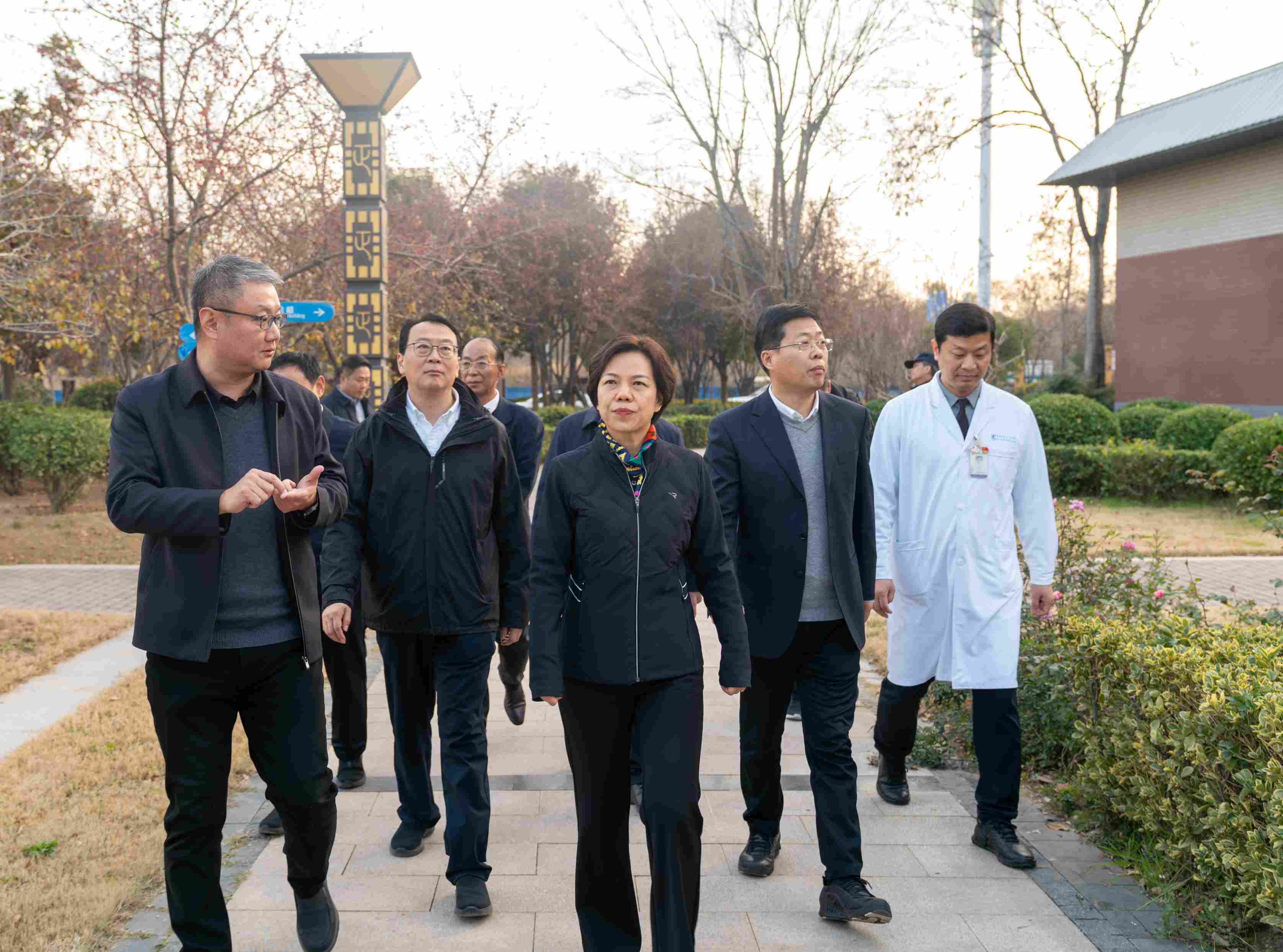 ʡί��ί����ʡ������һ�е���Ժ����Ժ������